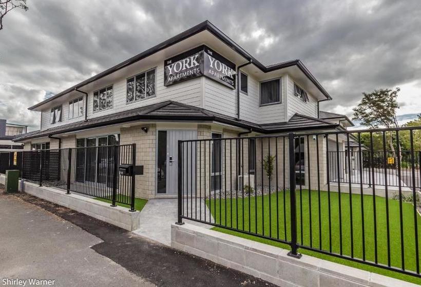 호텔 The York Apartments