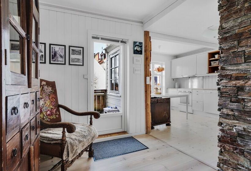 בית מלון כפרי To Sostre Guesthouse