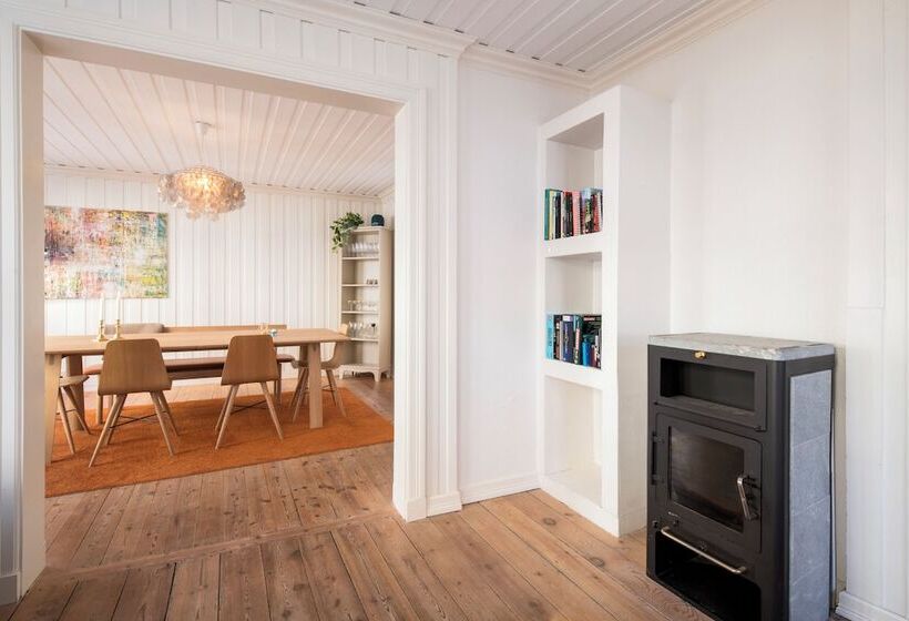 בית מלון כפרי To Sostre Guesthouse