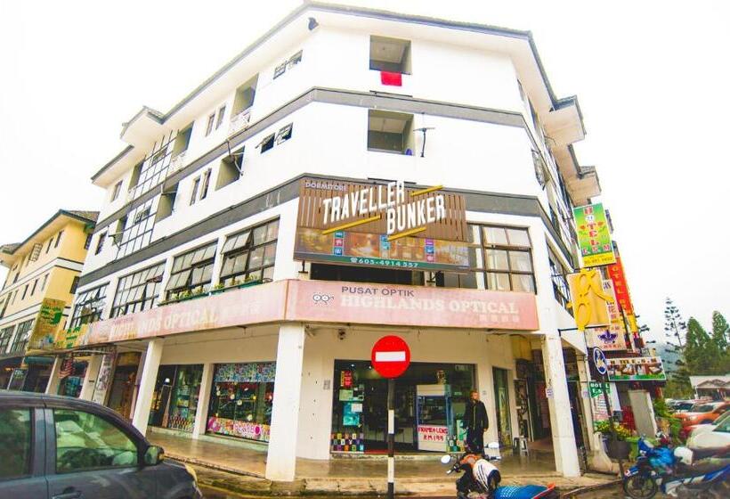 בית מלון כפרי Traveller Bunker Hostel 1