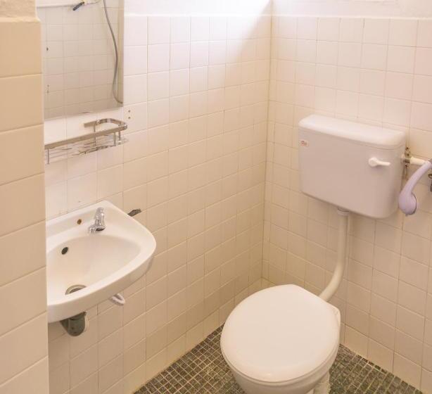 בית מלון כפרי Traveller Bunker Hostel 1