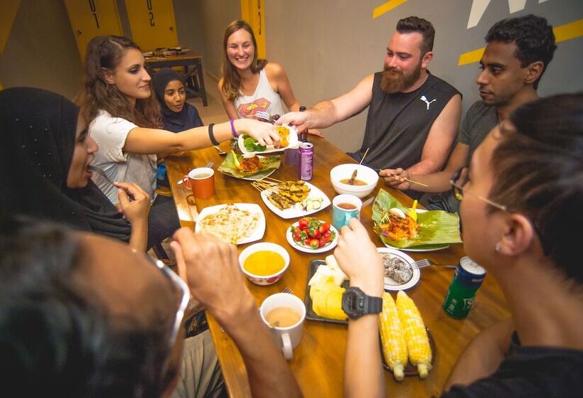 בית מלון כפרי Traveller Bunker Hostel 1