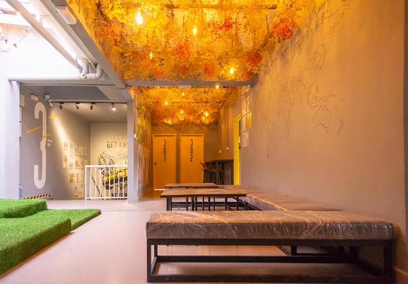 בית מלון כפרי Traveller Bunker Hostel 1