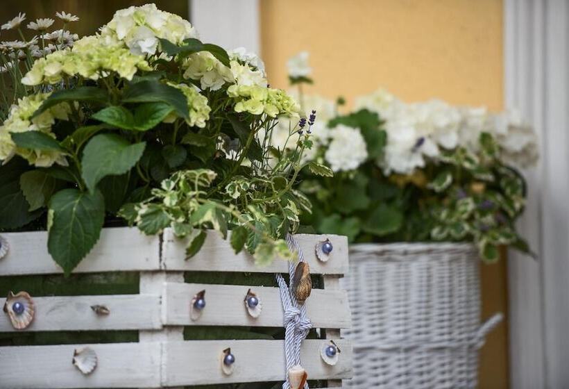 Отель Villa Casteria