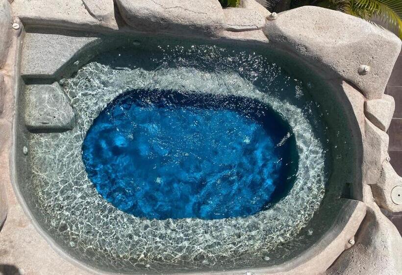 Отель Villa Serena Centro Historico