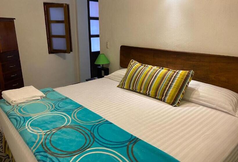 Отель Villa Serena Centro Historico