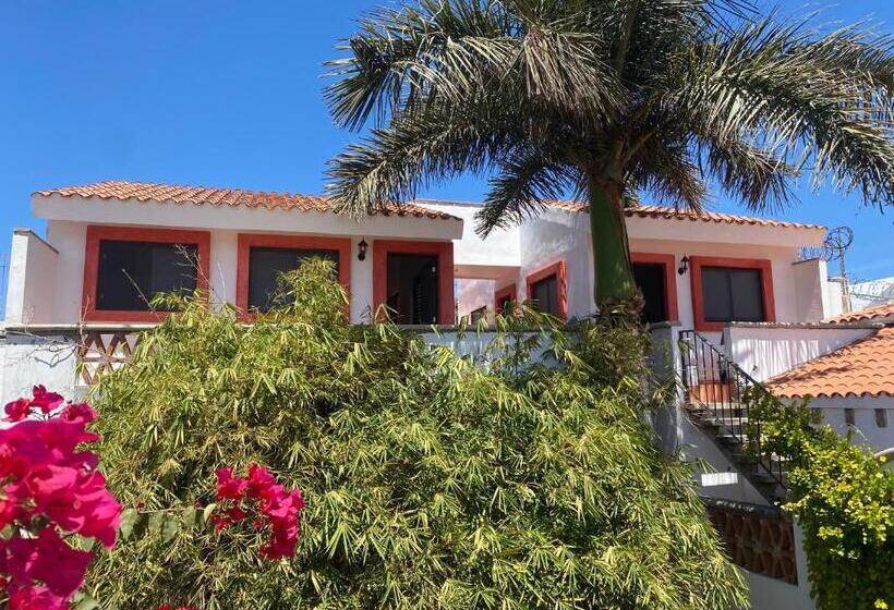 Отель Villa Serena Centro Historico