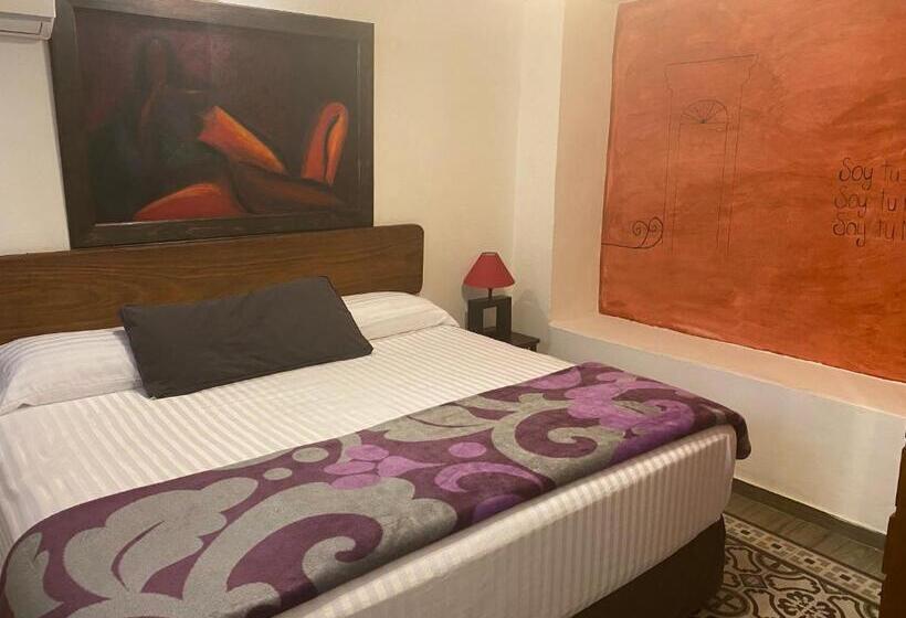 Отель Villa Serena Centro Historico