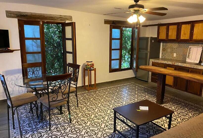 Отель Villa Serena Centro Historico