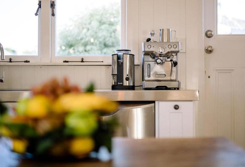 Отель Villa Victoria