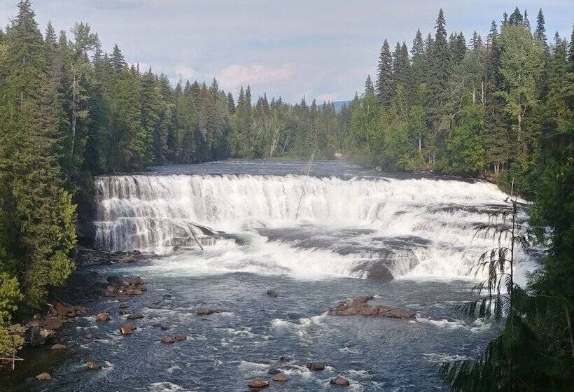 酒店 Wolfwood Guest Ranch