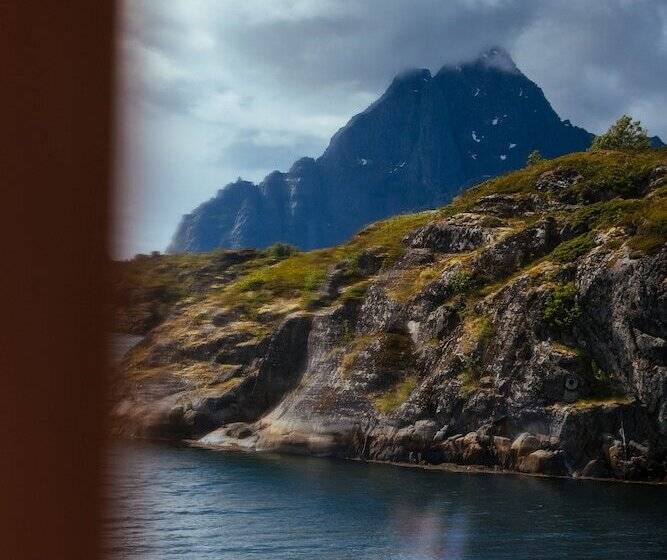 Nyvågar Rorbuhotell By Classic Norway Hotels