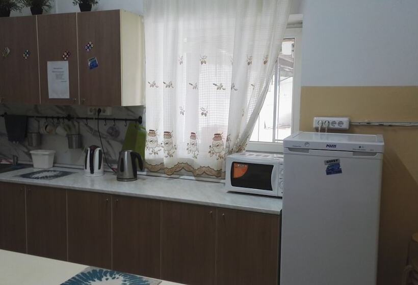 Admiral Hotel Hostel