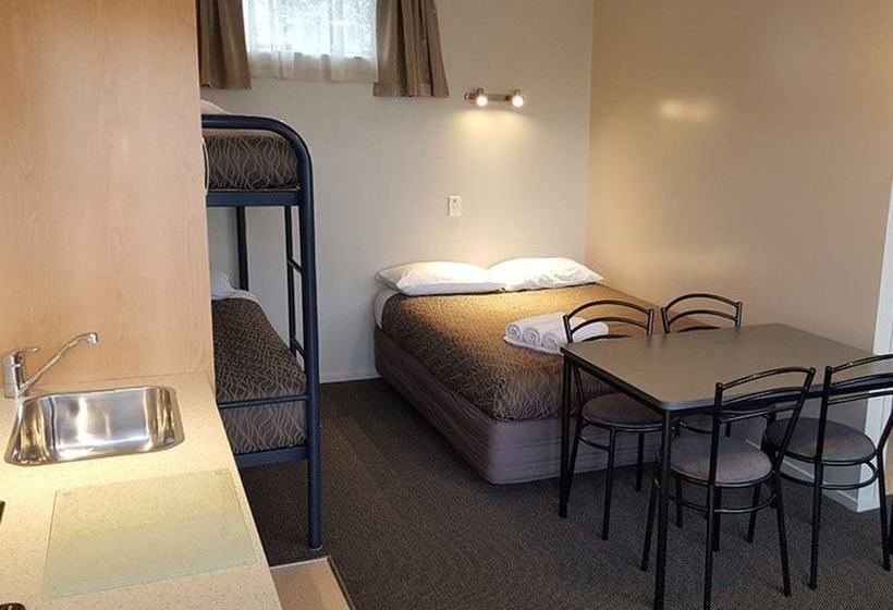 Amber Kiwi Holiday Park & Motel
