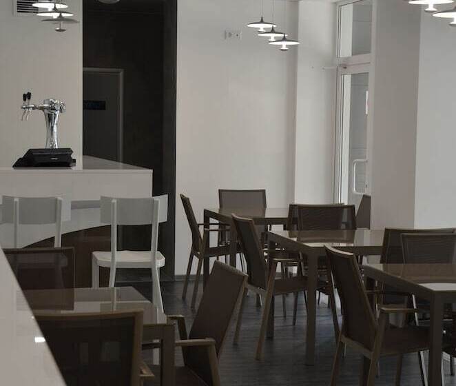 Capsule Hotel Zodiak