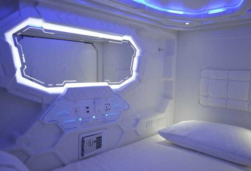 Capsule Hotel Zodiak