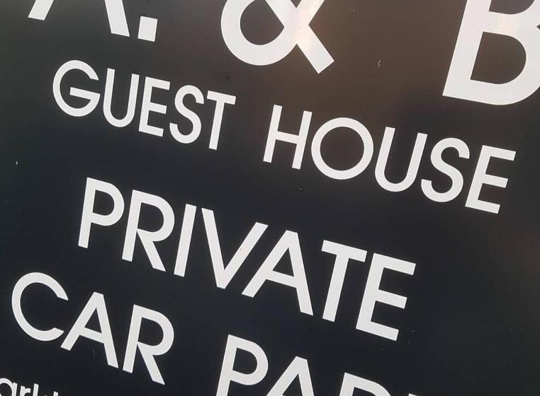 Отель A & B Guest House Cambridge Ltd