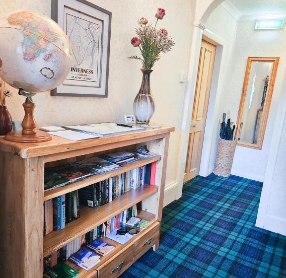 בית מלון כפרי Mystayinn Abermar Guest House