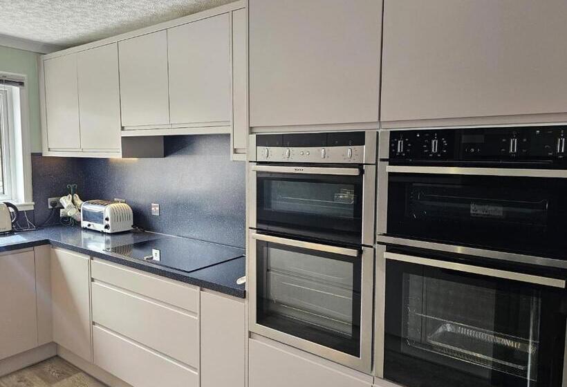 Отель Mystayinn Abermar Guest House