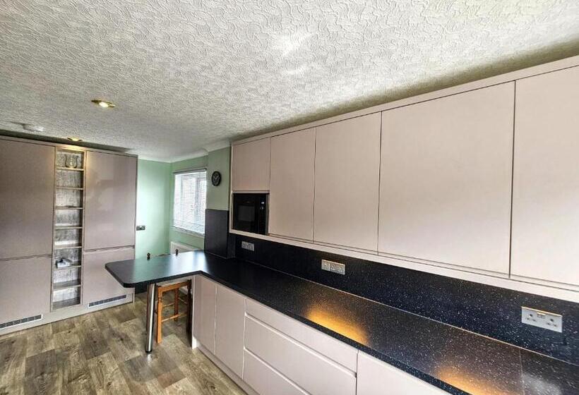 Отель Mystayinn Abermar Guest House