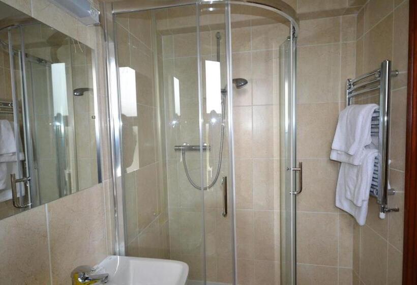 Отель Airport Guest House