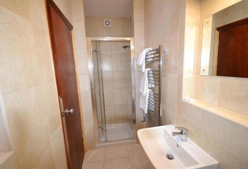 Отель Airport Guest House