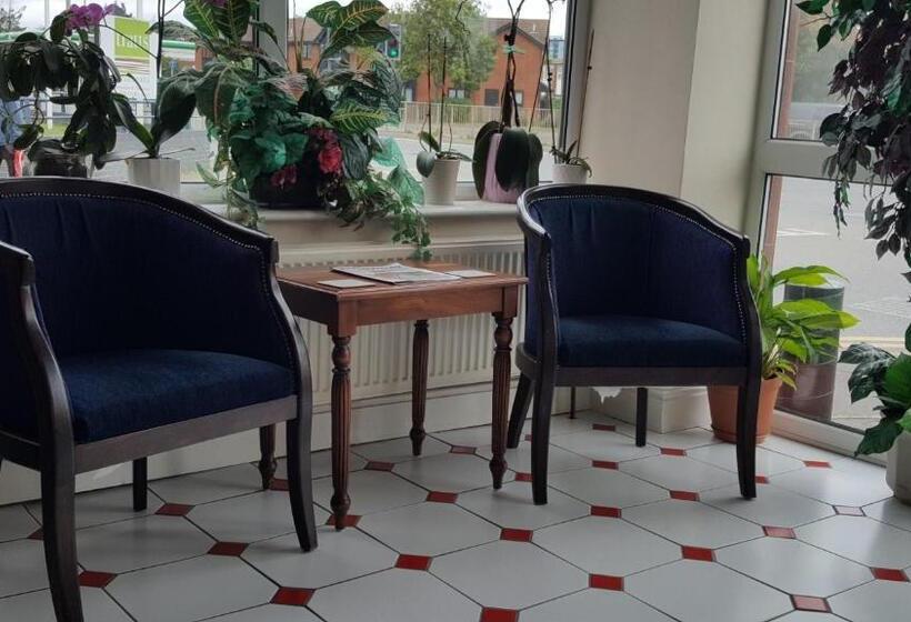 Отель Airport Guest House