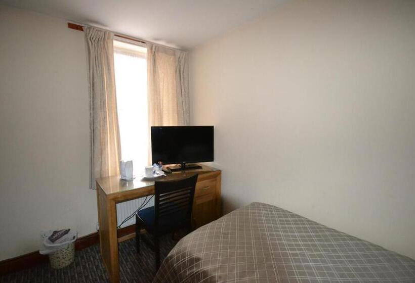 Отель Airport Guest House