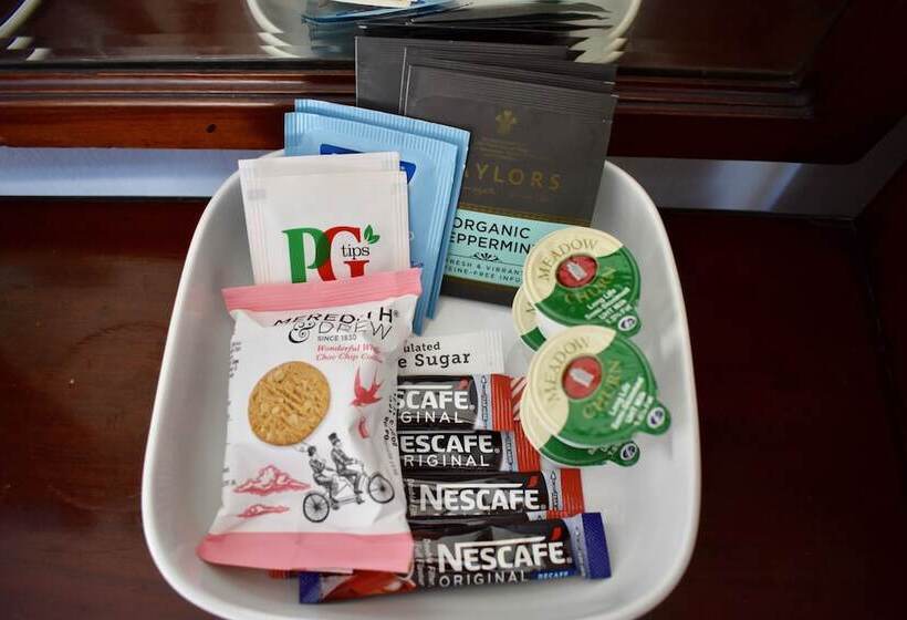 호텔 At The Farmhouse Hunters Hall