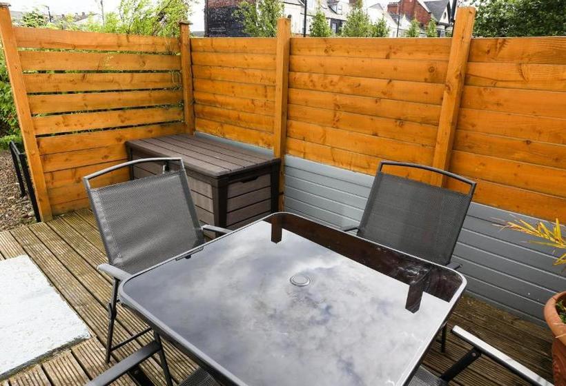 בית מלון כפרי Atlantis Guest House