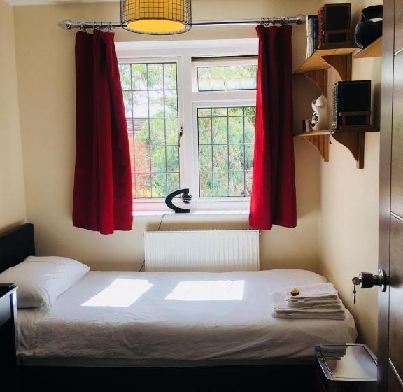 Bianca S House Hotel Heathrow Airport