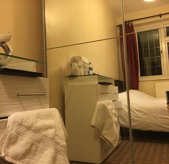 Bianca S House Hotel Heathrow Airport