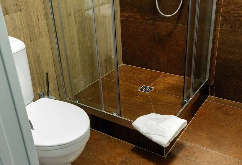 בית מלון כפרי The Aristocrat Boutique