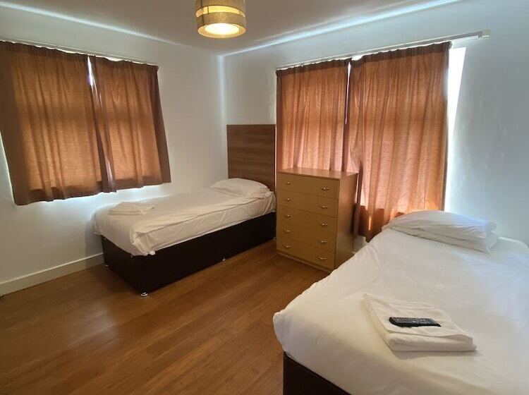 Отель Buckingham Guest House For Contractors