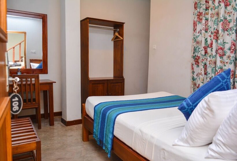 Отель Camarin Residence