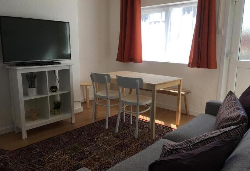 Отель Cambridge Water House Apartments