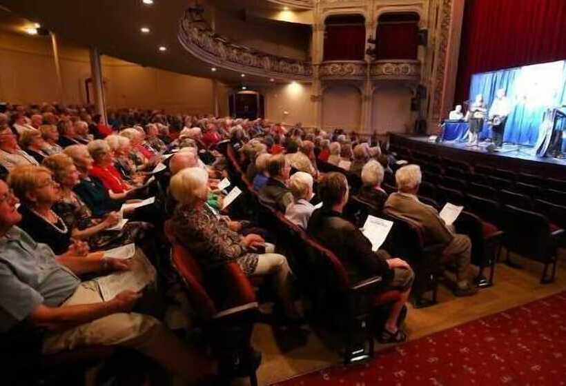 هتل Central City Camping Park