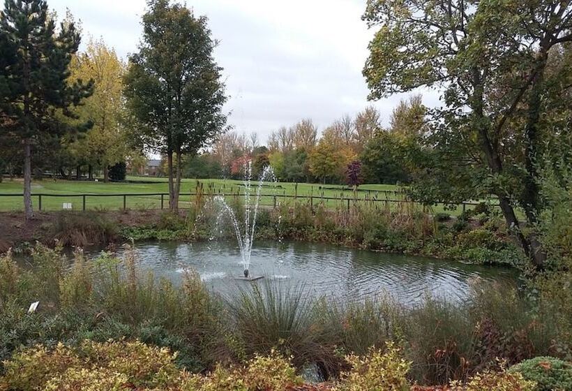 בית מלון כפרי Channels