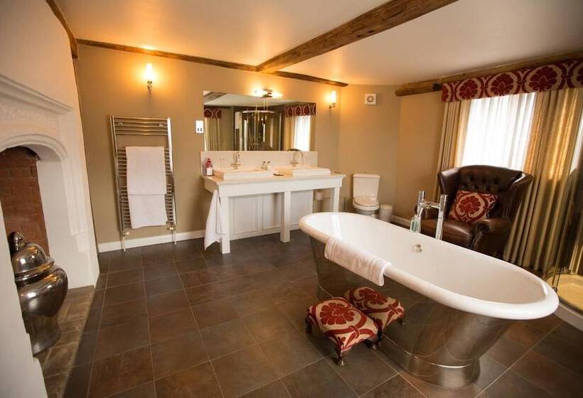 בית מלון כפרי Channels