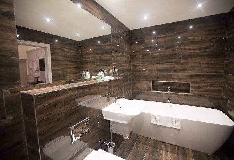 בית מלון כפרי Channels