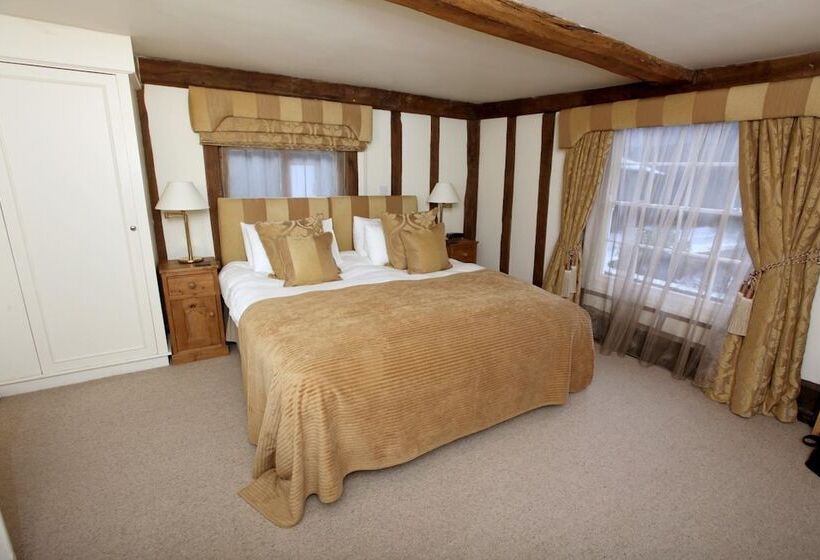 בית מלון כפרי Channels