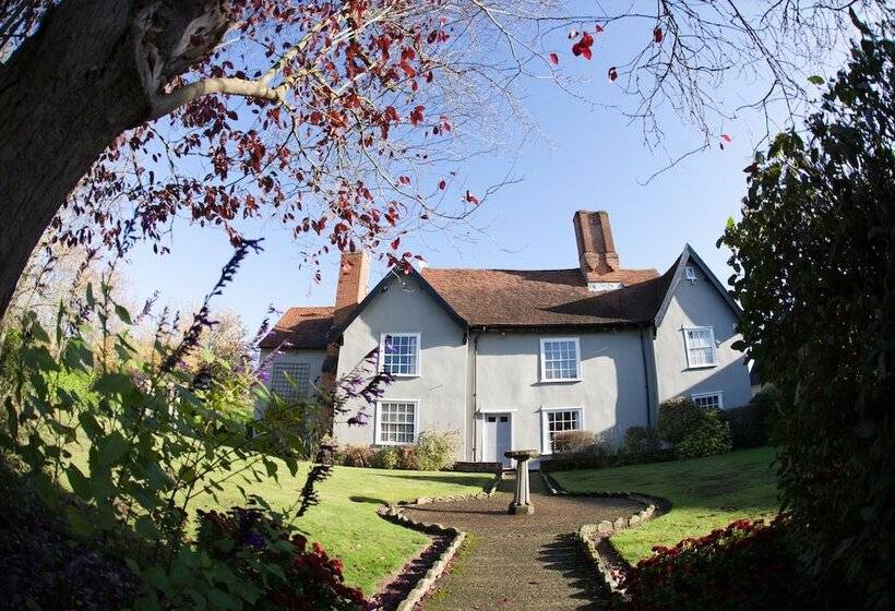 בית מלון כפרי Channels