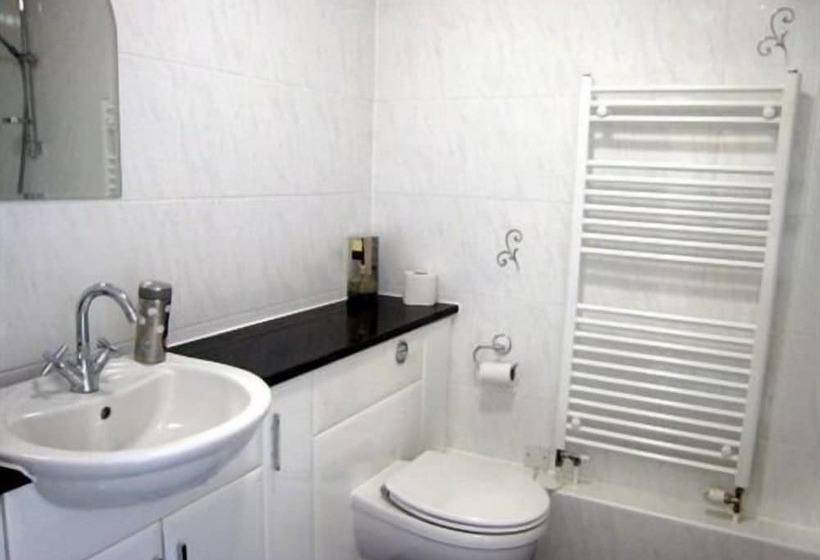 호텔 Charles House Windsor Castle