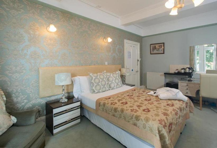 בית מלון כפרי Clairmont Guest House