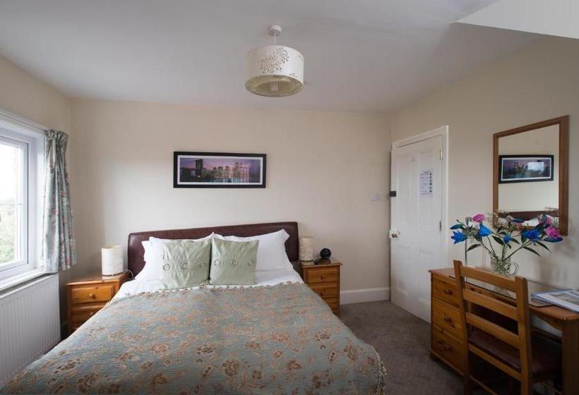 בית מלון כפרי Clairmont Guest House