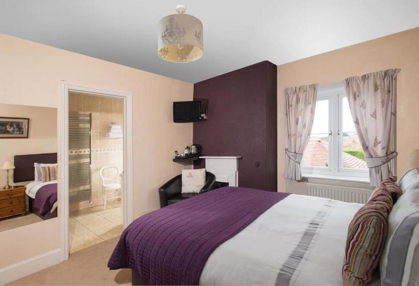 בית מלון כפרי Clairmont Guest House