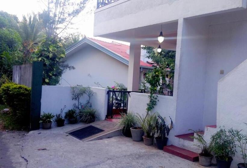 Hotel Crystal Lake Resort