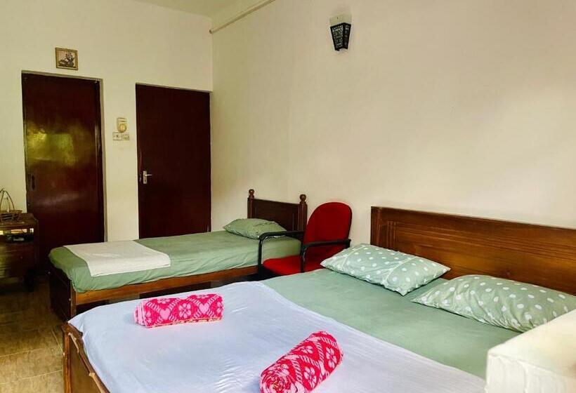 Hotel Crystal Lake Resort