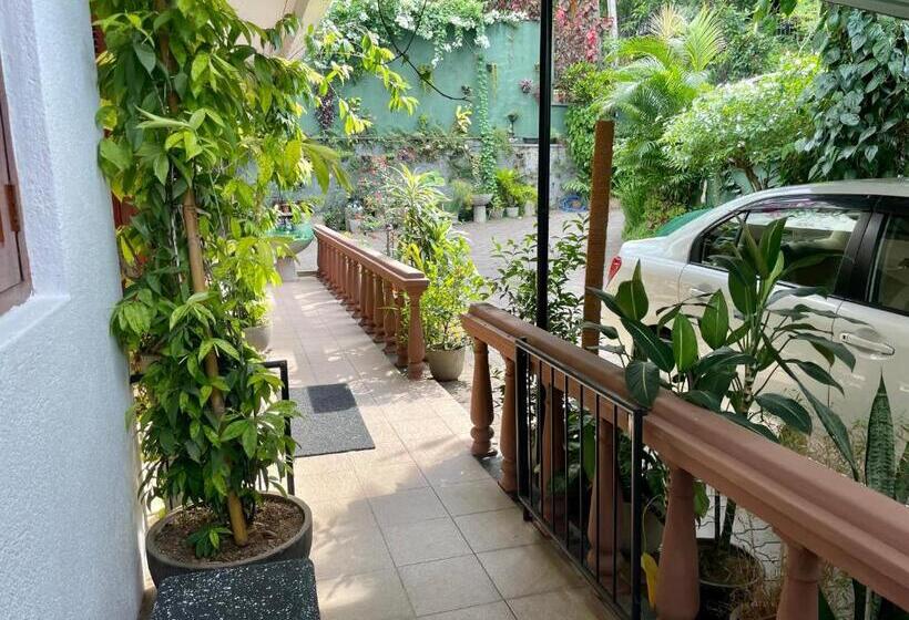 Hotel Crystal Lake Resort