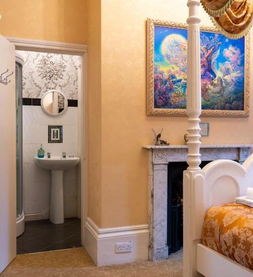 فندق Enchanted Manor